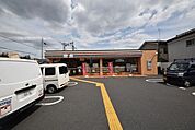 セブンイレブンさいたま大宮自衛隊前店 562m