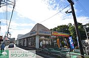 デイリーヤマザキ東武七里駅前店 徒歩18分。コンビニ 1370m