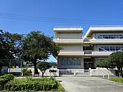 新町小学校一人の児童を全 教職員で、全校児童を全教職員で育てるチーム新町小1学年3～4クラス放課後子ども教室夕やけランドあり 1570m