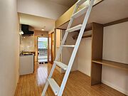 天井が高く開放感のある室内　なかなか生活しやすい間取りです。