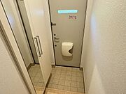 1F玄関　シューズボックスございます。