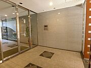 エントランスはオートロック完備