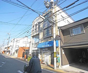 外観:シックな外観です 外観:シックな外観です