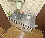広めのシンクのキッチンです。