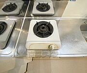 ガスコンロ付きのキッチン