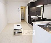 広々とした白いお部屋です。