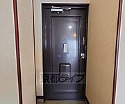 清潔感のある玄関ドアです。