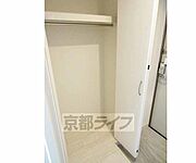 こっちにも収納が
