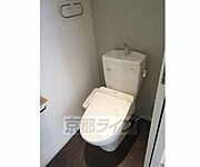 清潔感のあるトイレです