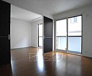 リビングと横のお部屋です。