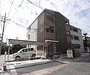2016年築の単身マンションです。