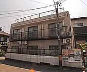 閑静な住宅街にあります。