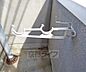 設備：物干し竿掛けです。