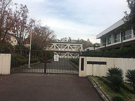 吹田市立竹見台中学校(1316m)