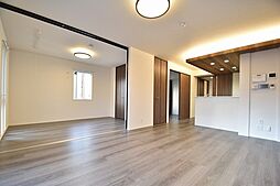 SouthernGion 301 1階3LDKのリビング/ダイニング