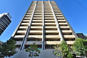 ロジュマンタワー梅田  ｜ 大阪府大阪市北区万歳町（賃貸マンション2LDK・4階・57.91㎡） その1