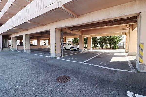画像24:駐車場に車を止められます