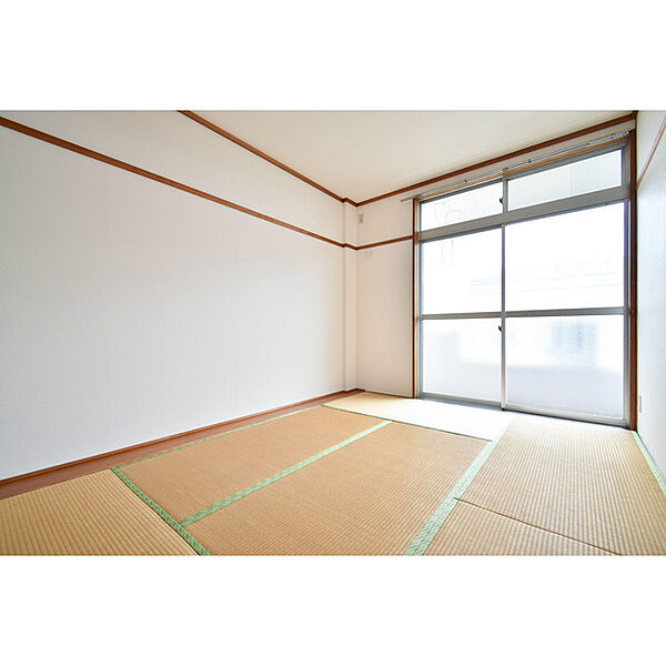 画像20:日本らしい落ち着いた雰囲気の和室です