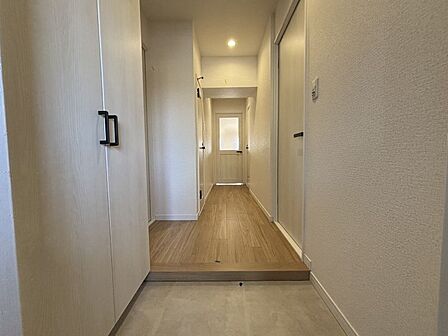玄関横にシューズボックスがついているので、片付いた玄関がキープできます!