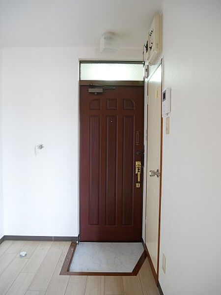 画像13:玄関