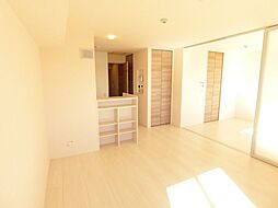 ソレイユ・ドミュール 1階1LDKのリビング/ダイニング