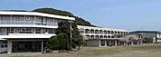 小学校「君津市立周西の丘小学校まで1200m」