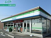 ファミリーマート名張鴻之台店 340m