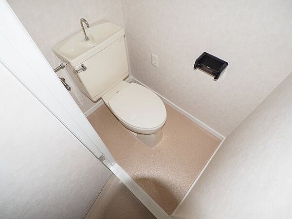 画像8:清潔感のあるトイレですね。