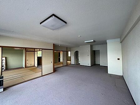 暮らしの中心となる快適なリビングです。