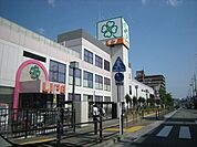 ライフ箕面店 826m