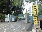萱野小学校 870m
