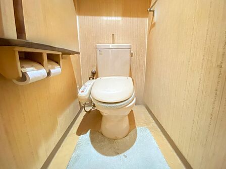 清潔感のあるトイレです。トイレはお客様にも見られる場所なので、清潔に保ちたいですよね。
