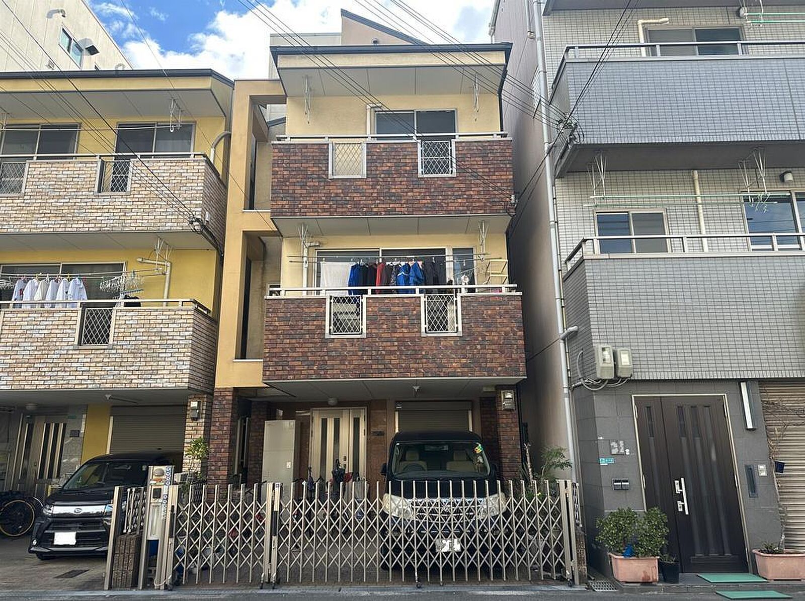 Used detached house · 4LDK in Osaka &mdash; photo 2