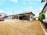 外観：【リフォーム済】外観です。広々としたお庭があっていいですね。ガーデニングや家庭菜園などにいかがでしょうか。