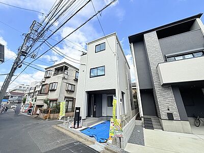 外観:SUVクラスのお車も入ります。本日ご案内可能です。お気軽にお問い合わせください。(2026.10) 外観:SUVクラスのお車も入ります。本日ご案内可能です。お気軽にお問い合わせください。(2026.10)