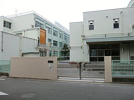江戸川区立春江中学校 490m