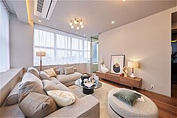大きめのソファもゆとりを持って配置できる広さ。壁面を活用して家具やテレビのレイアウトも可能です。ご家族がゆっくりと寛げる、居心地のよい空間が広がっています。