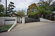 中学校「野田市立岩名中学校まで1237m」