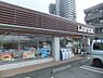 周辺：【コンビニエンスストア】ローソン 亀岡馬堀駅前店まで1014ｍ