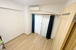 北側洋室5.2帖。