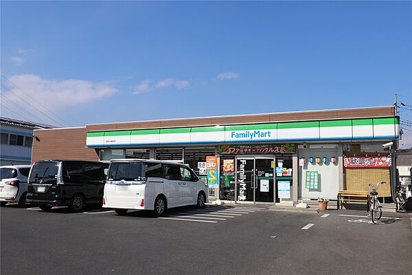 画像5:ファミリーマート足利小俣町店(913m)