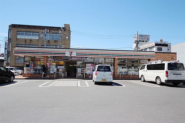画像3:セブンイレブン足利伊勢町店(181m)