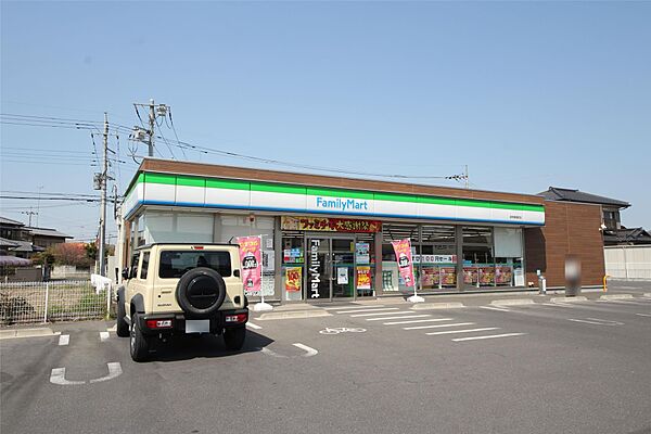 画像5:ファミリーマート足利借宿町店(251m)