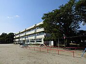 足利市立葉鹿小学校(651m)