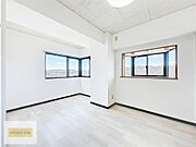 明るい出窓のあるお部屋★
