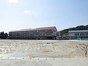 足利市立坂西中学校(731m)