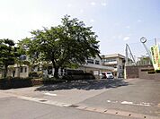 北郷小学校(826m)