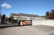足利市立毛野小学校(670m)