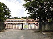 足利市立山辺小学校(1、565m)