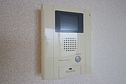 来客の顔が確認できるモニターホン付きで安心◎